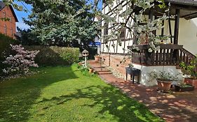 Apartments am Saalebogen mit Gartenterrasse, Grillkamin und freie Parkplätze